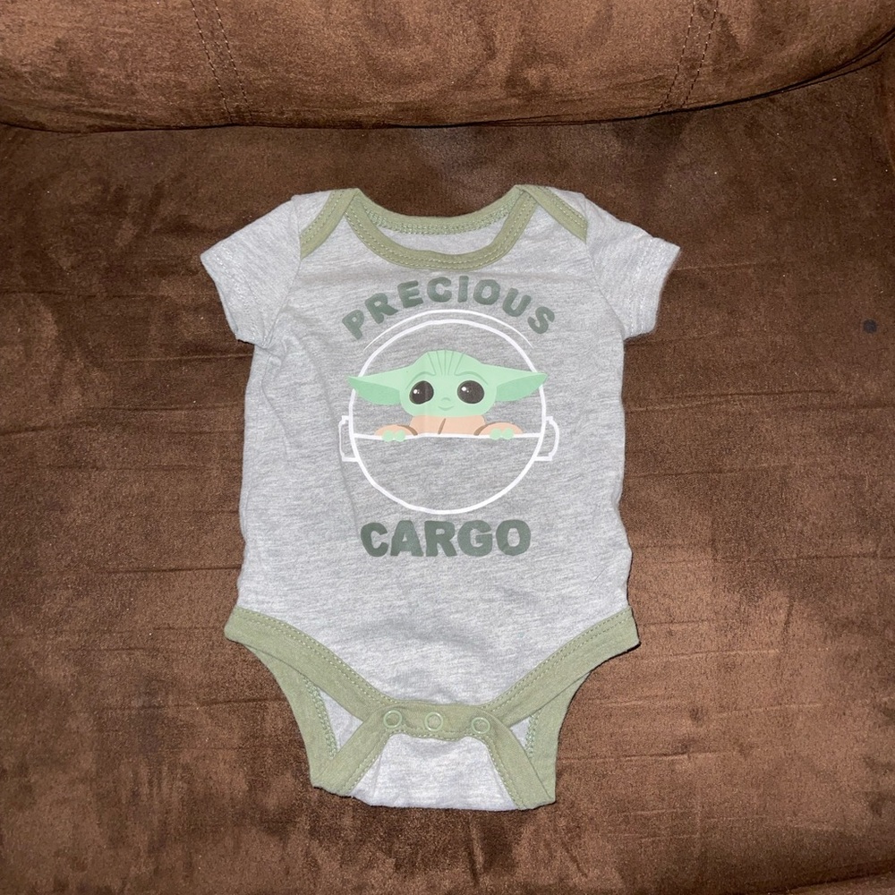 Newborn Baby Yoda onesie